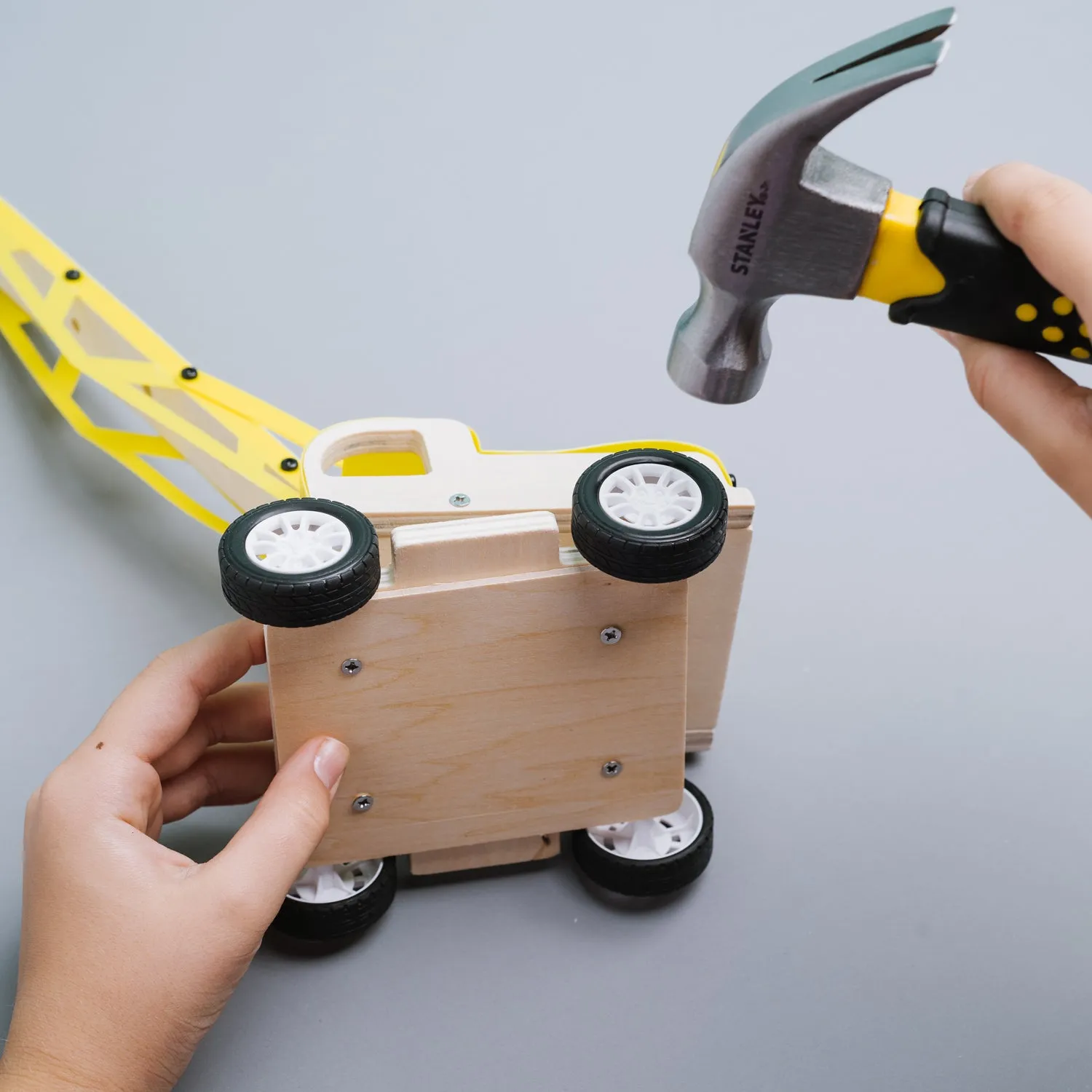 Stanley Jr. Lifting Crane & Toolbox & 6 Piece Tool Set